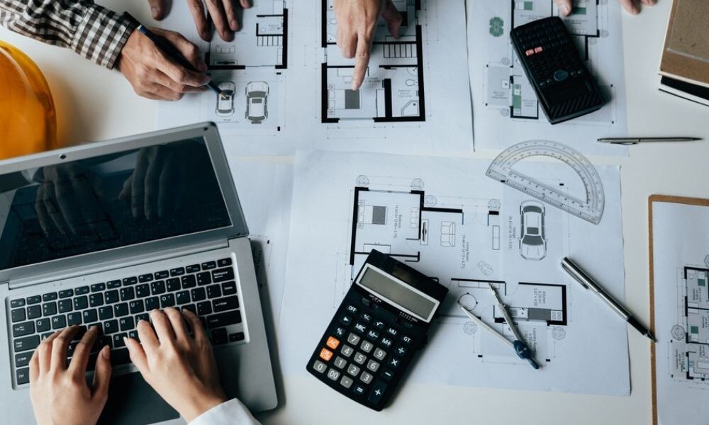 How Quantity Surveyors Control Project Costs and Reduce Risks